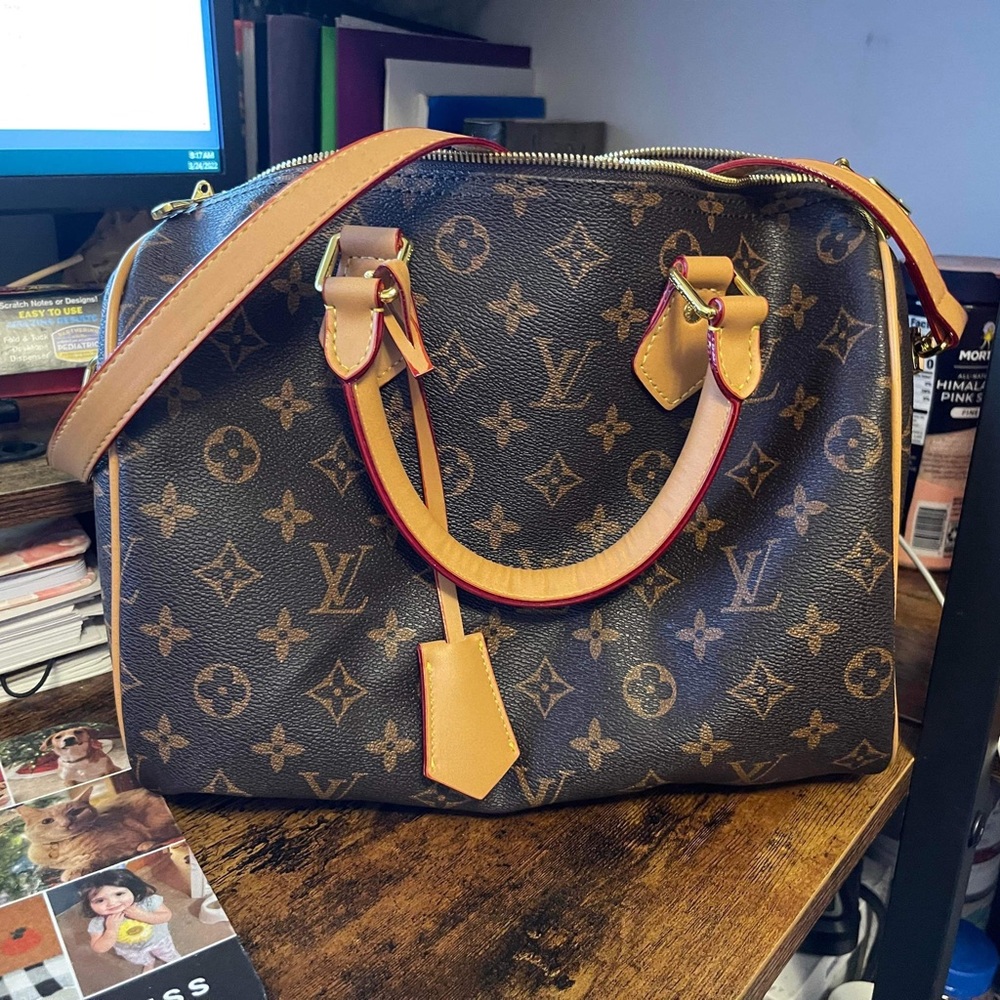 Crossbody bag